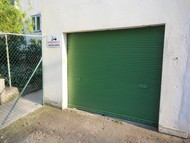 Garáž 17m2 + možnost parkovat před garáží, …